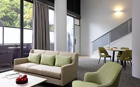 Meriton Suites Waterloo